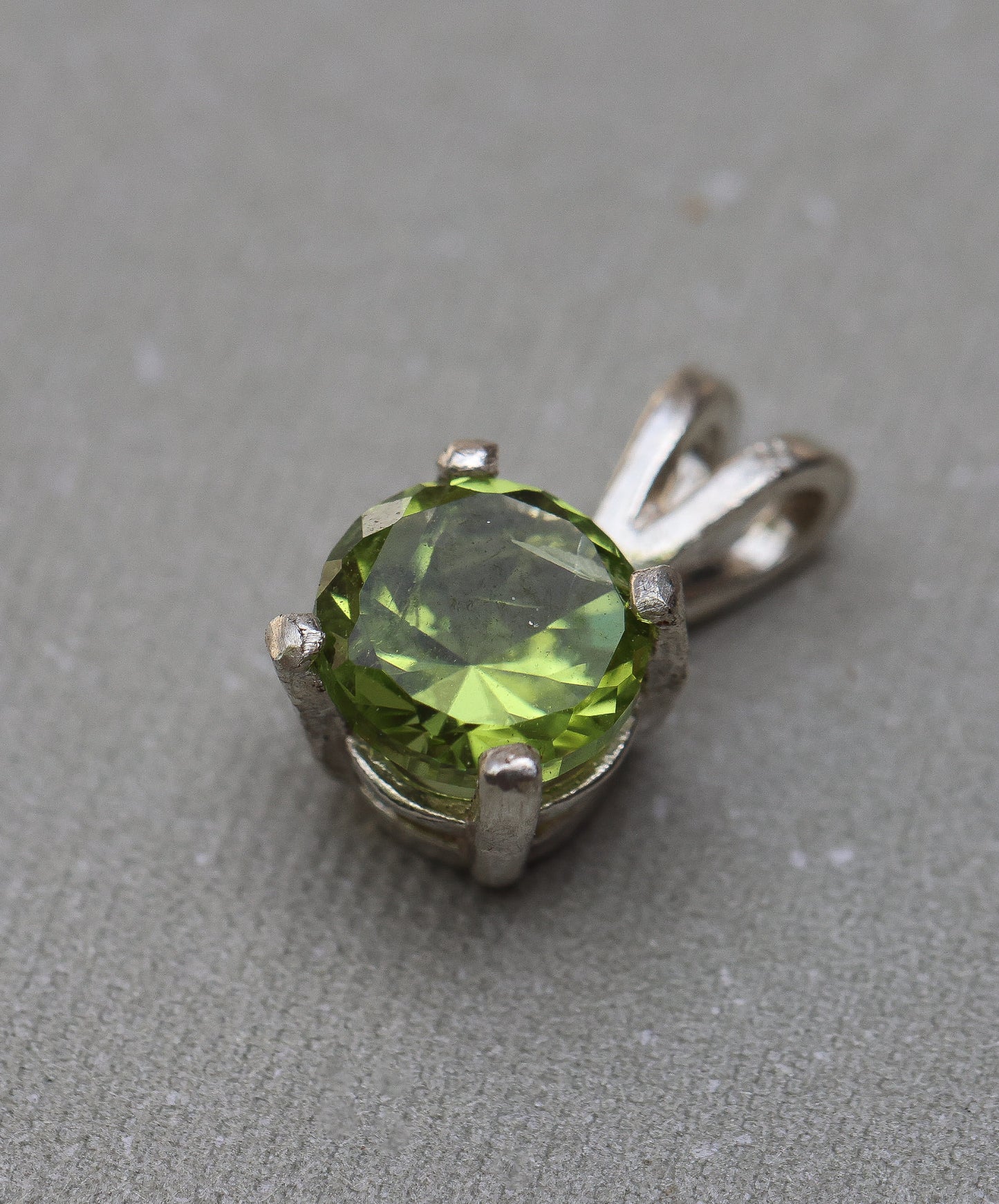 Green Peridot Pendant for Necklace